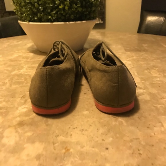 Flats - Picture 4 of 5